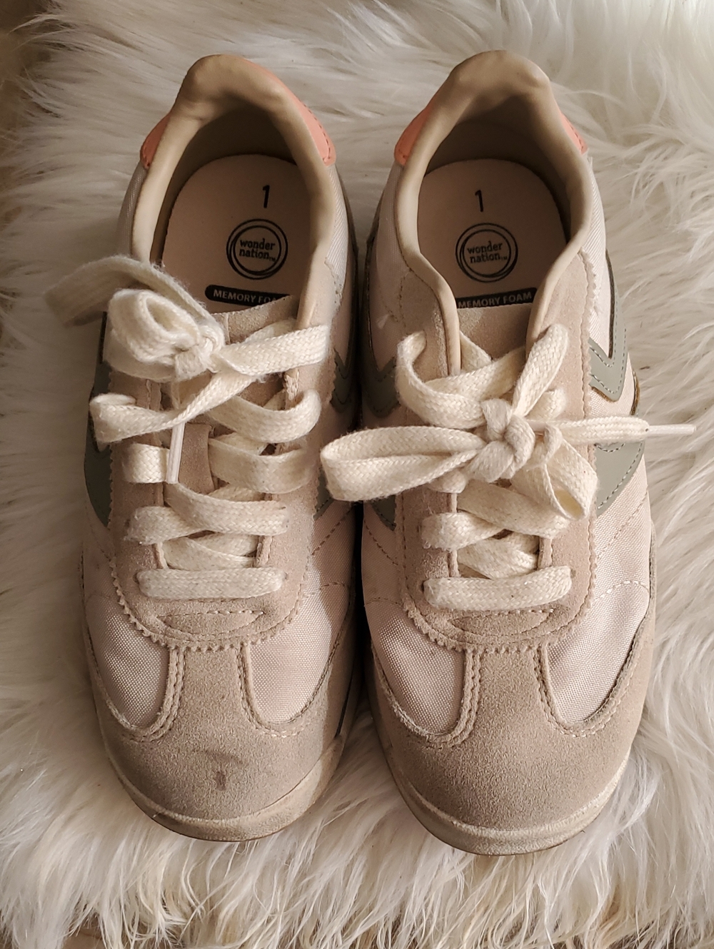wonder nation Cream & Sage Green Kids Sneakers Size 1